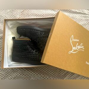 Original Christian Louboutin tennis shoes, color black,size 8 American